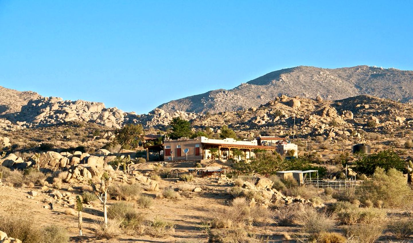 High Desert Cabin Rental near Joshua Tree National Park in California