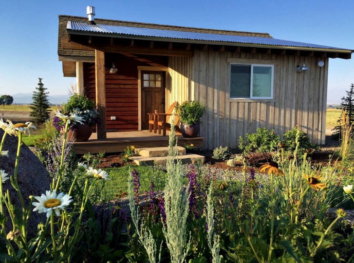 Cabins (Belgrade, Montana, United States)