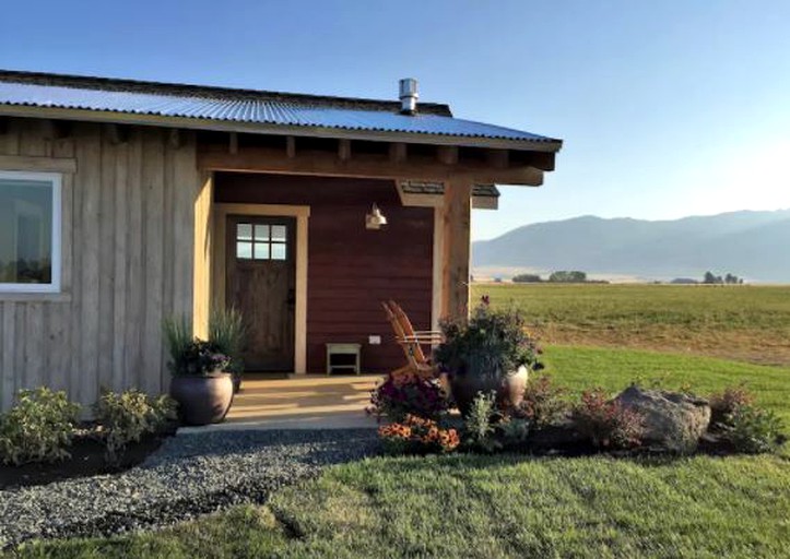 Ross Creek Cabins, Cabins 44474, Belgrade, United States of America