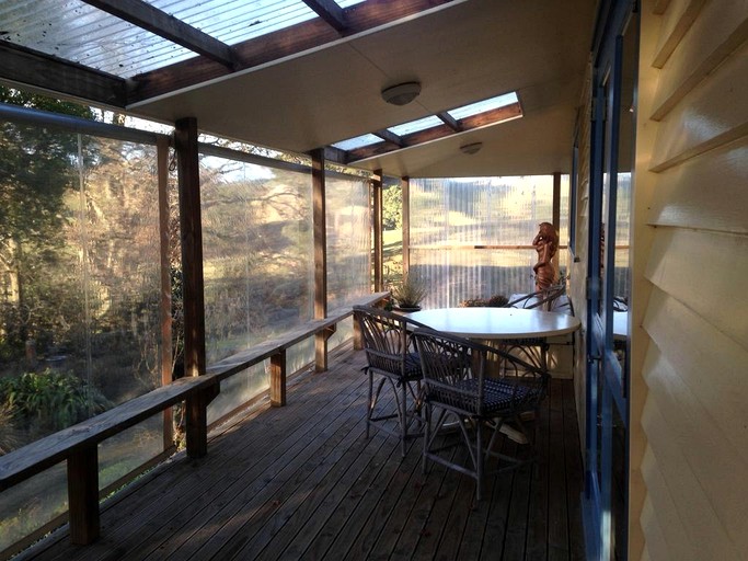 Nature Lodges (Atiamuri, North Island, New Zealand)