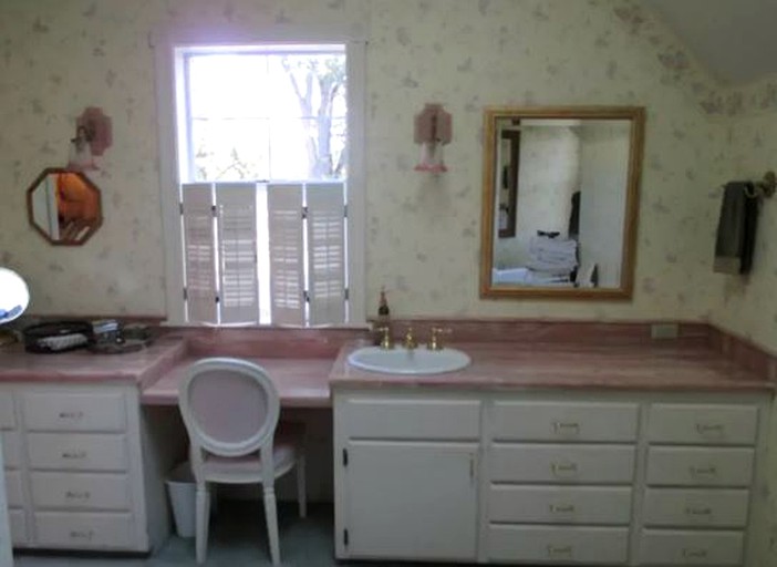 Barns (Grass Valley, California, United States)