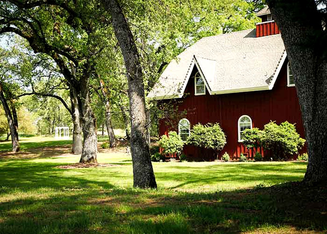 Spacious and Secluded Vacation Rental on a Picturesque Vineyard in Gold Country, California