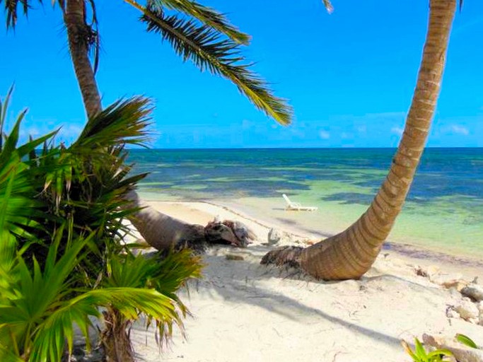 Huts (Mahahual, Quintana Roo, Mexico)