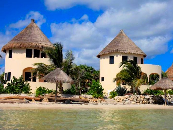 Huts (Mahahual, Quintana Roo, Mexico)