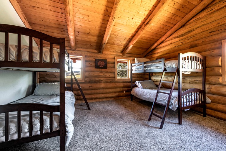 Cabins (United States of America, Lyle, Washington)