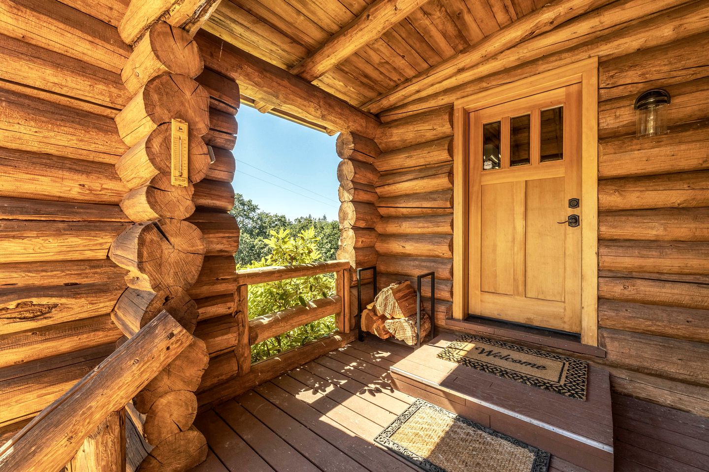 Stunning Cabin Retreat with Sauna, Book Library and Incredible Game Room in Lyle, Washington