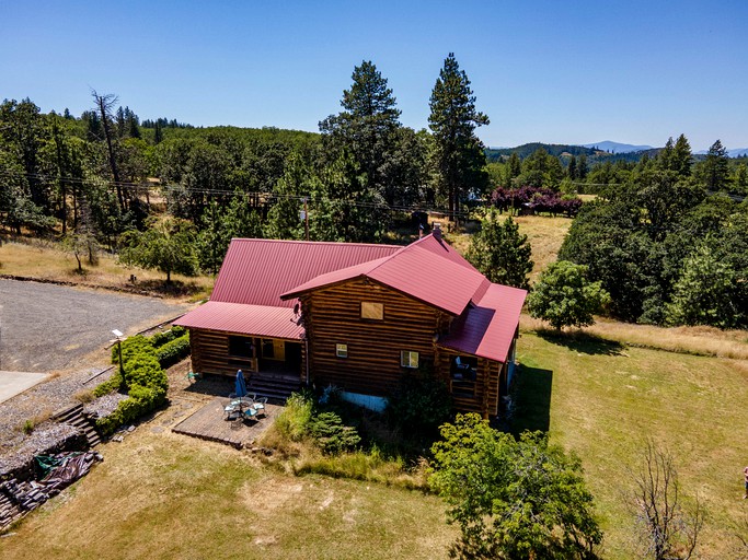 Cabins (United States of America, Lyle, Washington)