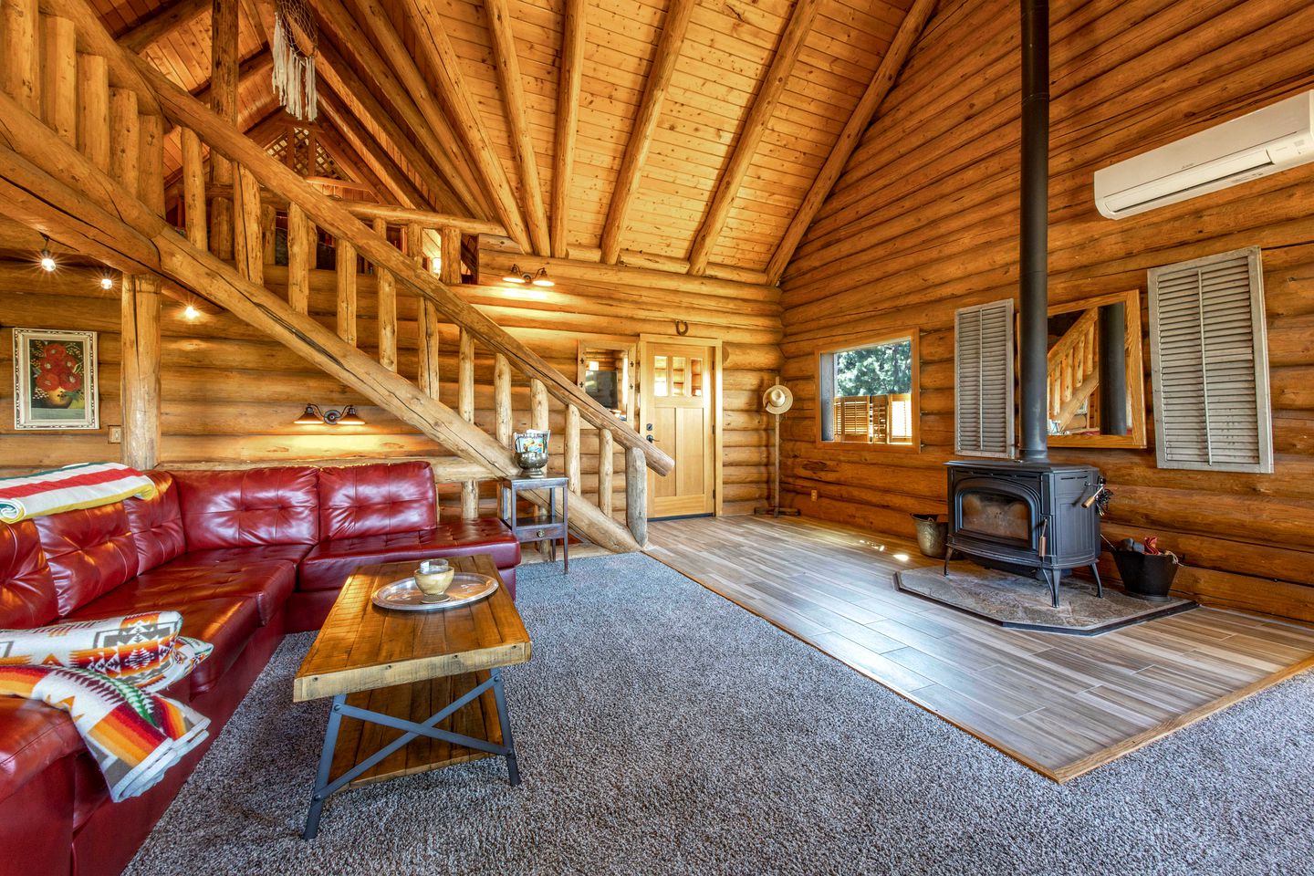 Stunning Cabin Retreat with Sauna, Book Library and Incredible Game Room in Lyle, Washington