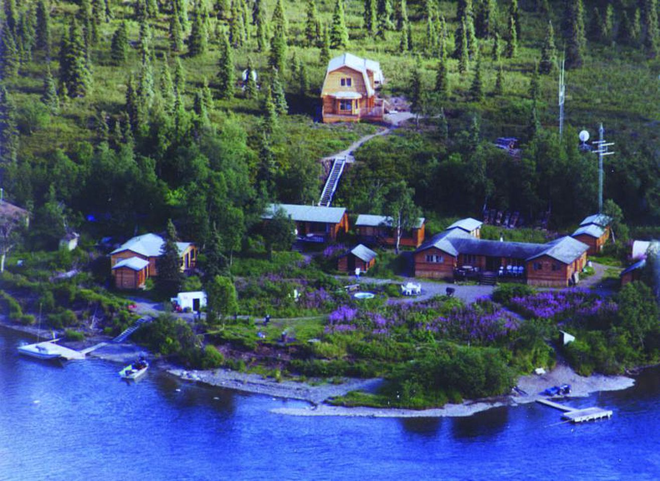 Cozy Fishing Cabin for Two near the Katmai National Park, Alaska