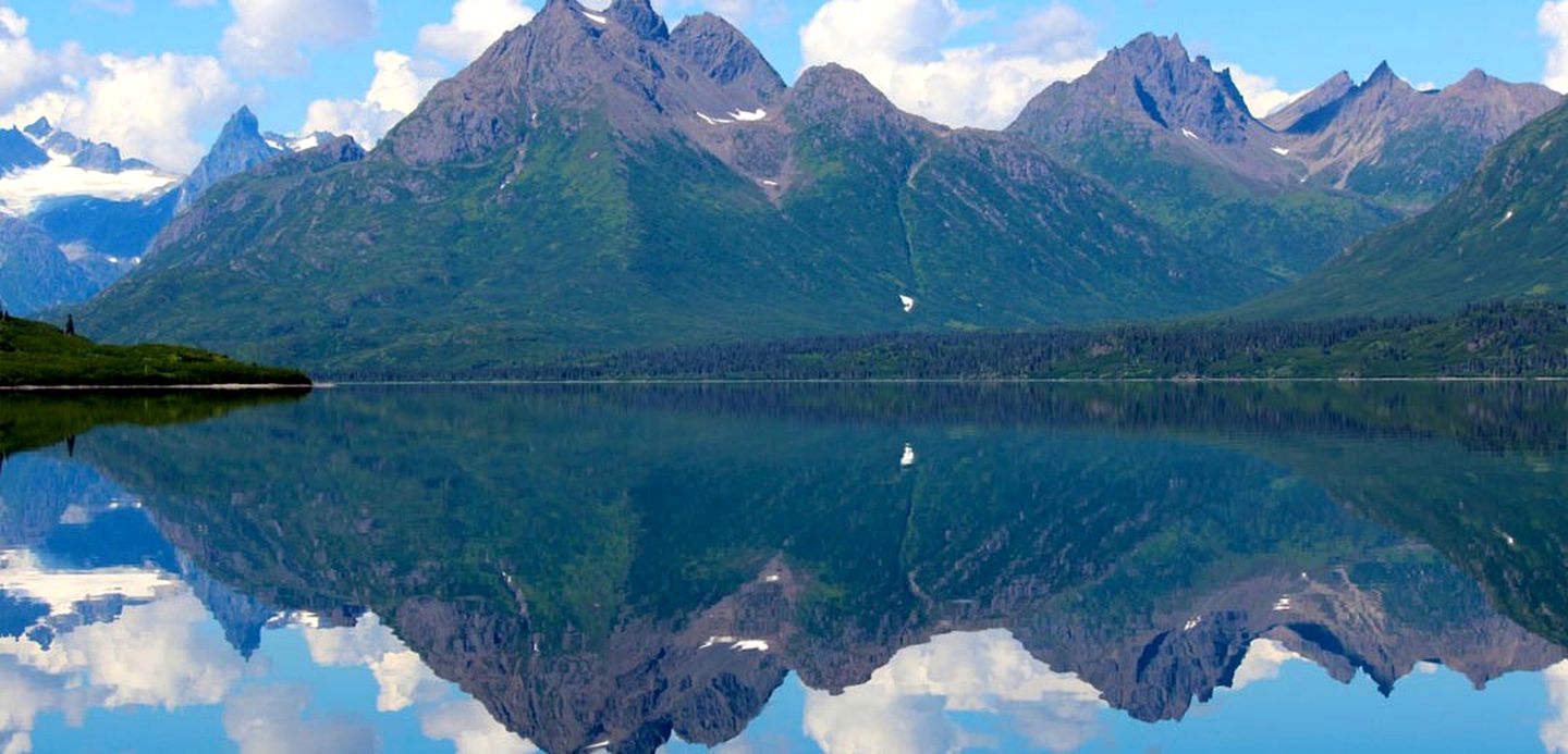 Rustic Family-Friendly Fishing Cabin Accommodation on Bristol Bay, Alaska