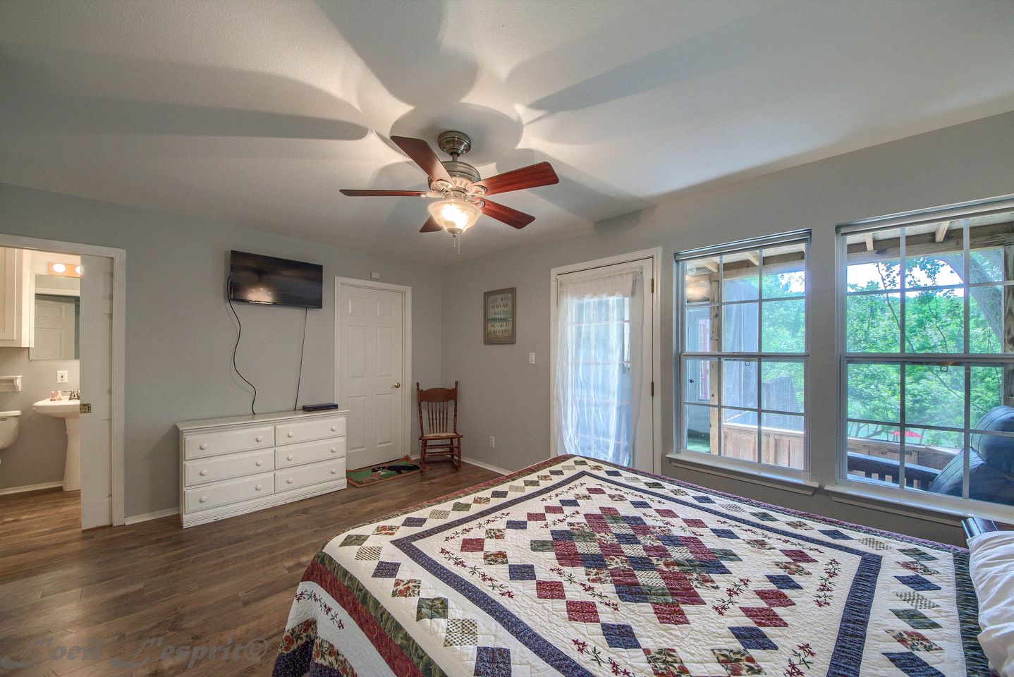 Lovely Cabin with Foosball and Great Views in New Braunfels, Texas