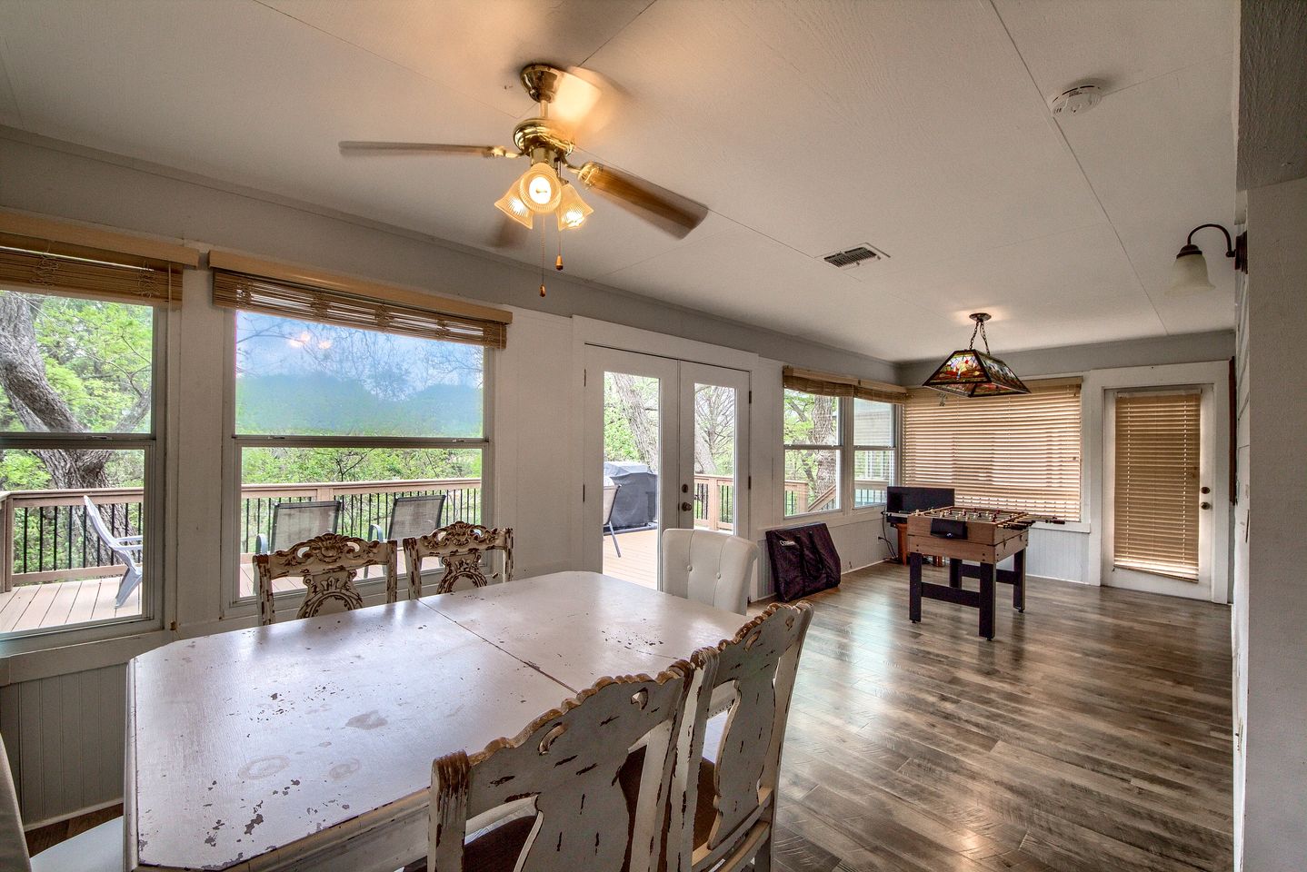Lovely Cabin with Foosball and Great Views in New Braunfels, Texas