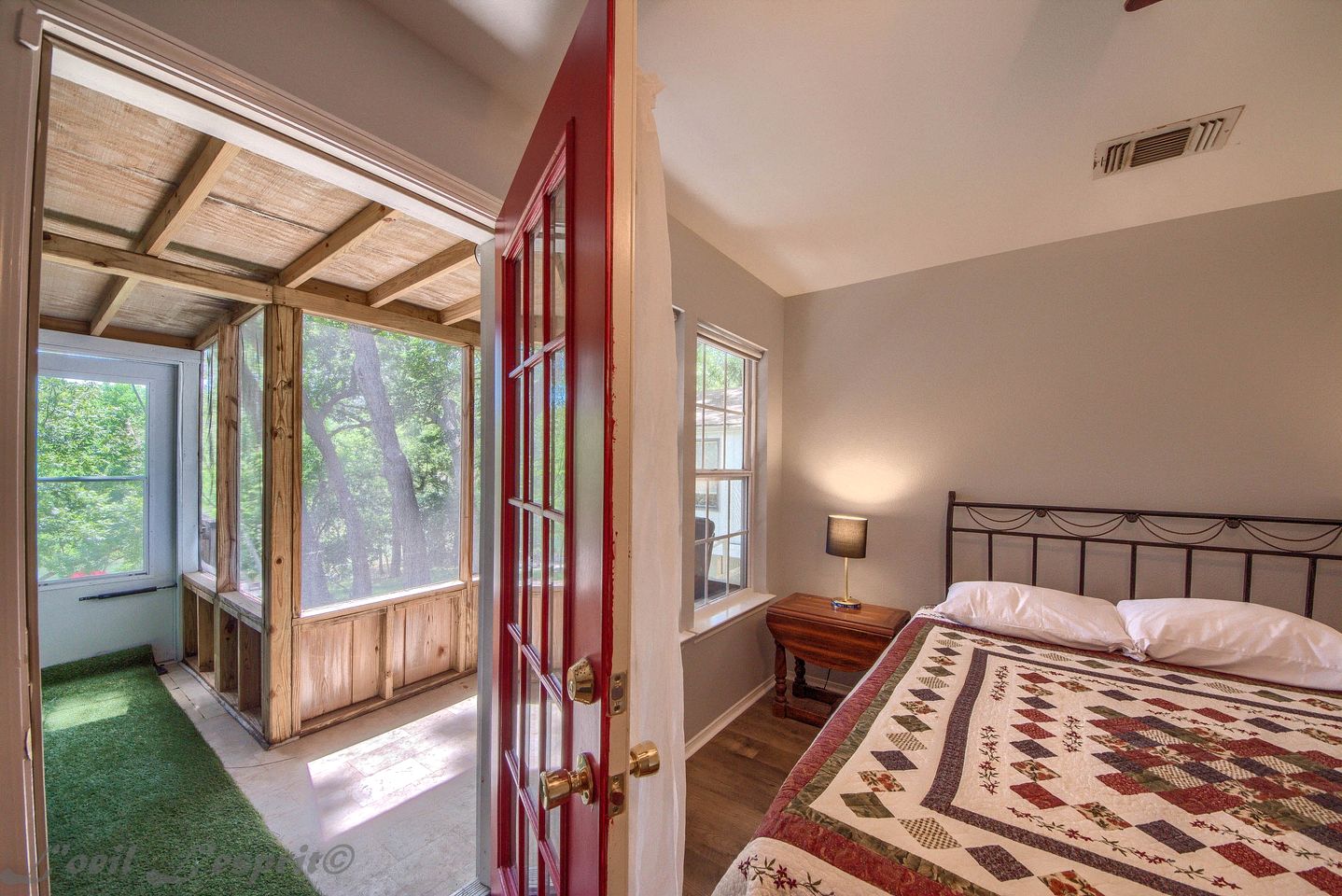 Lovely Cabin with Foosball and Great Views in New Braunfels, Texas