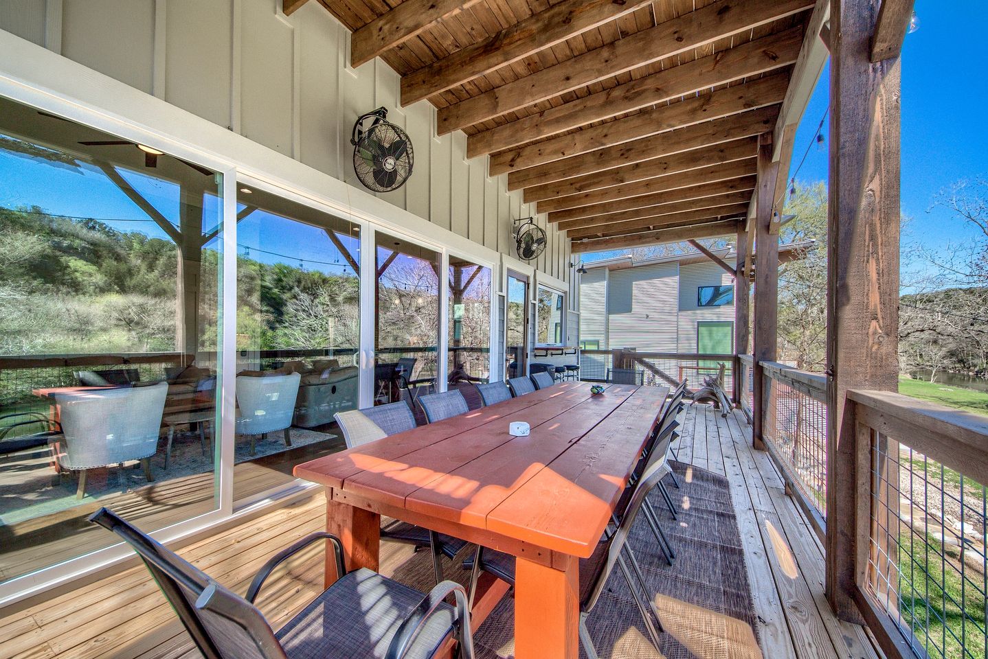 River Cabin Beautifully Design with Fire Pit and Deck in Texas