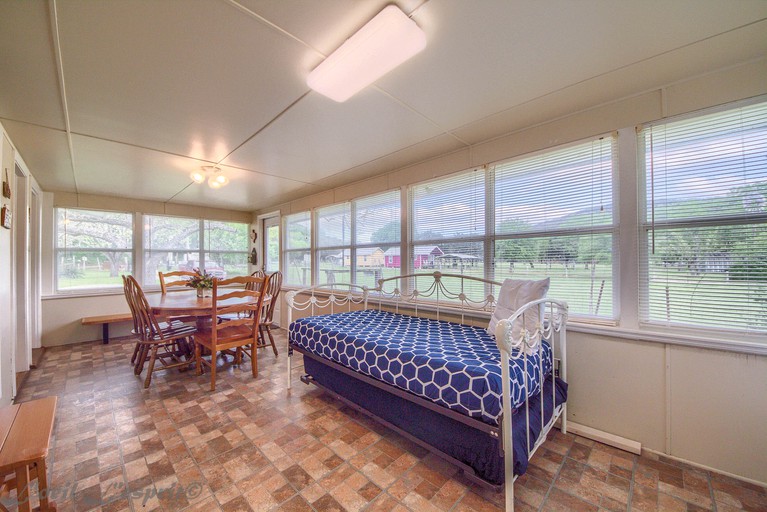 Cabins (United States of America, New Braunfels, Texas)