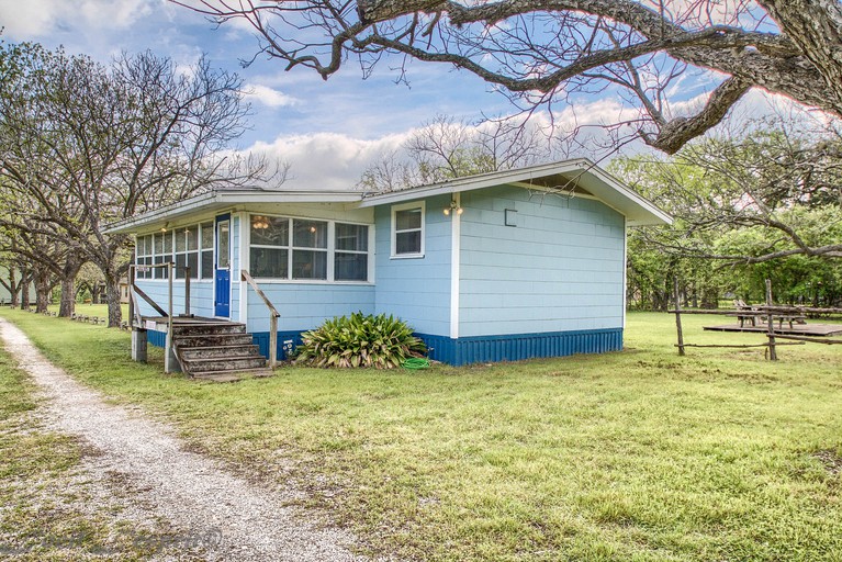 Riverfront Cabin with Fire Pit, Barbecue and Picnic Space in New Braunfels, Texas