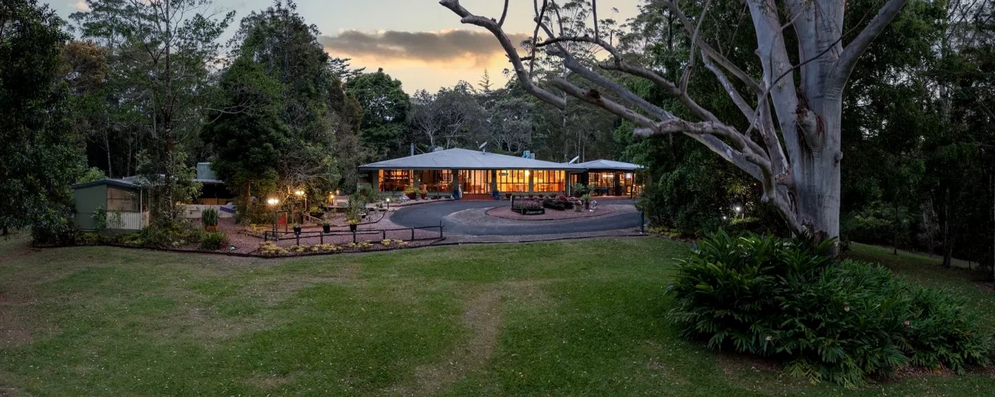 Romantic Getaway with Day Spa in Heart of the Atherton Tablelands, Queensland | Nature Lodges (Evelyn, Queensland, Australia)