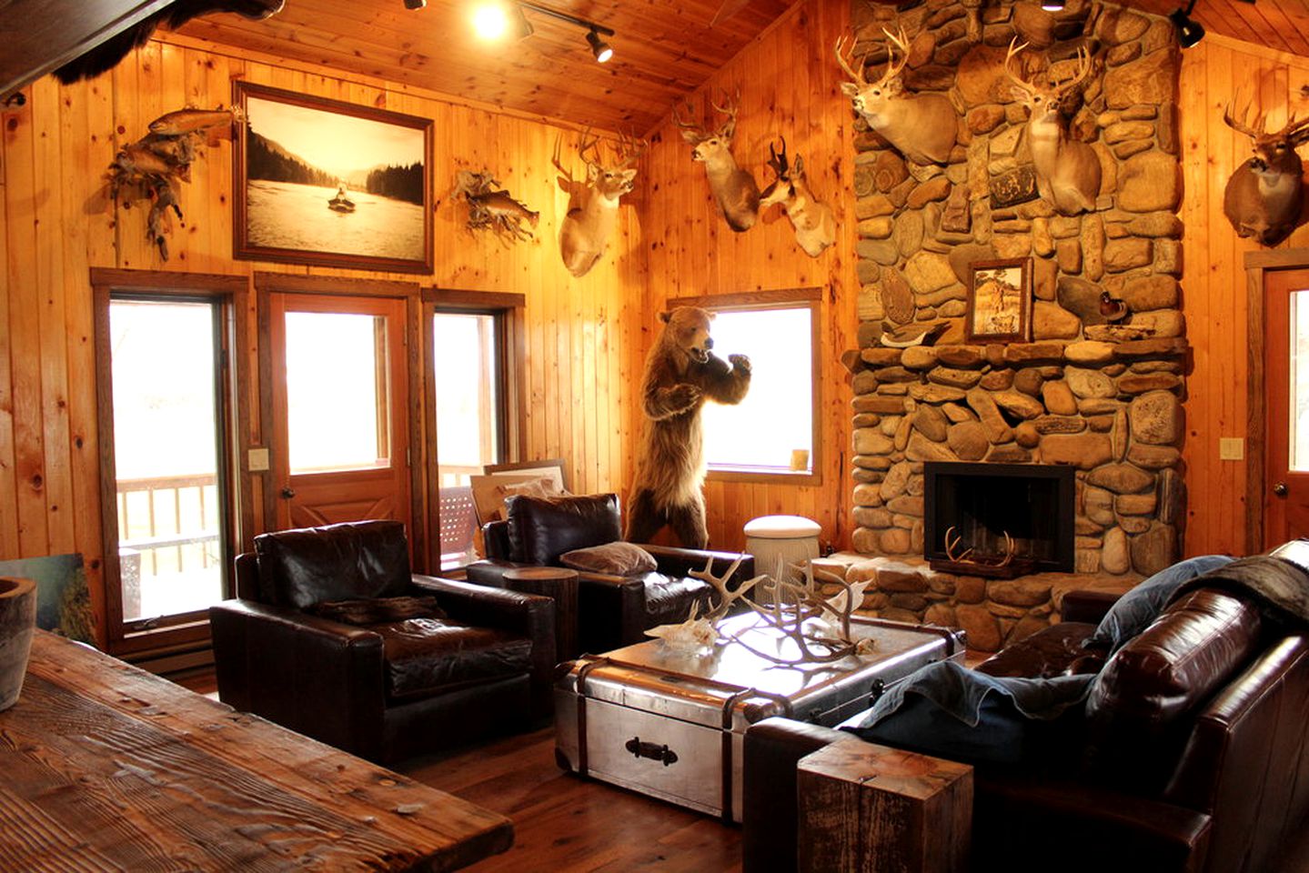 Rustic Camping Cabin on the Ruby River in Twin Bridges, Montana