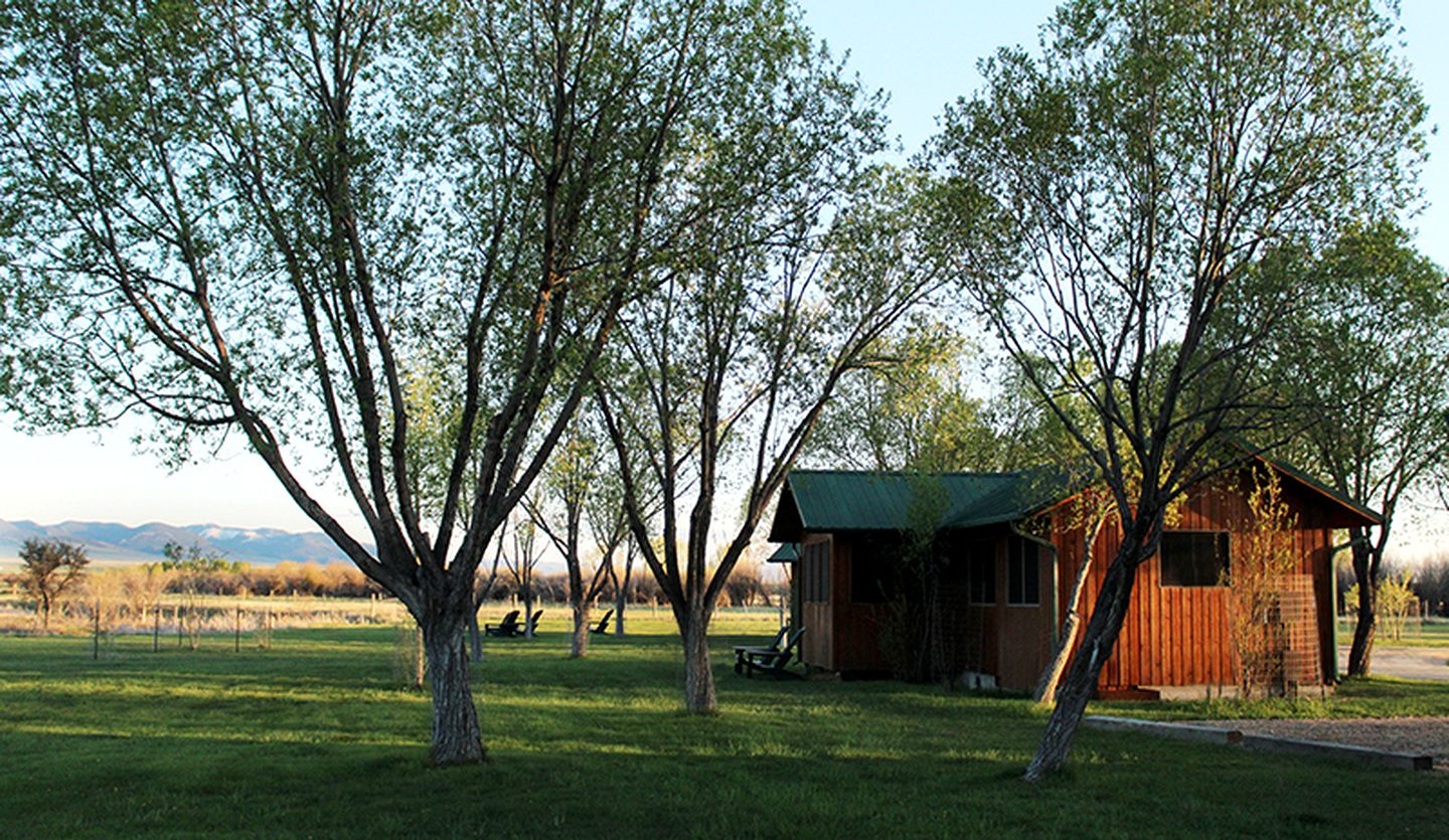 Rustic Camping Cabin on the Ruby River in Twin Bridges, Montana