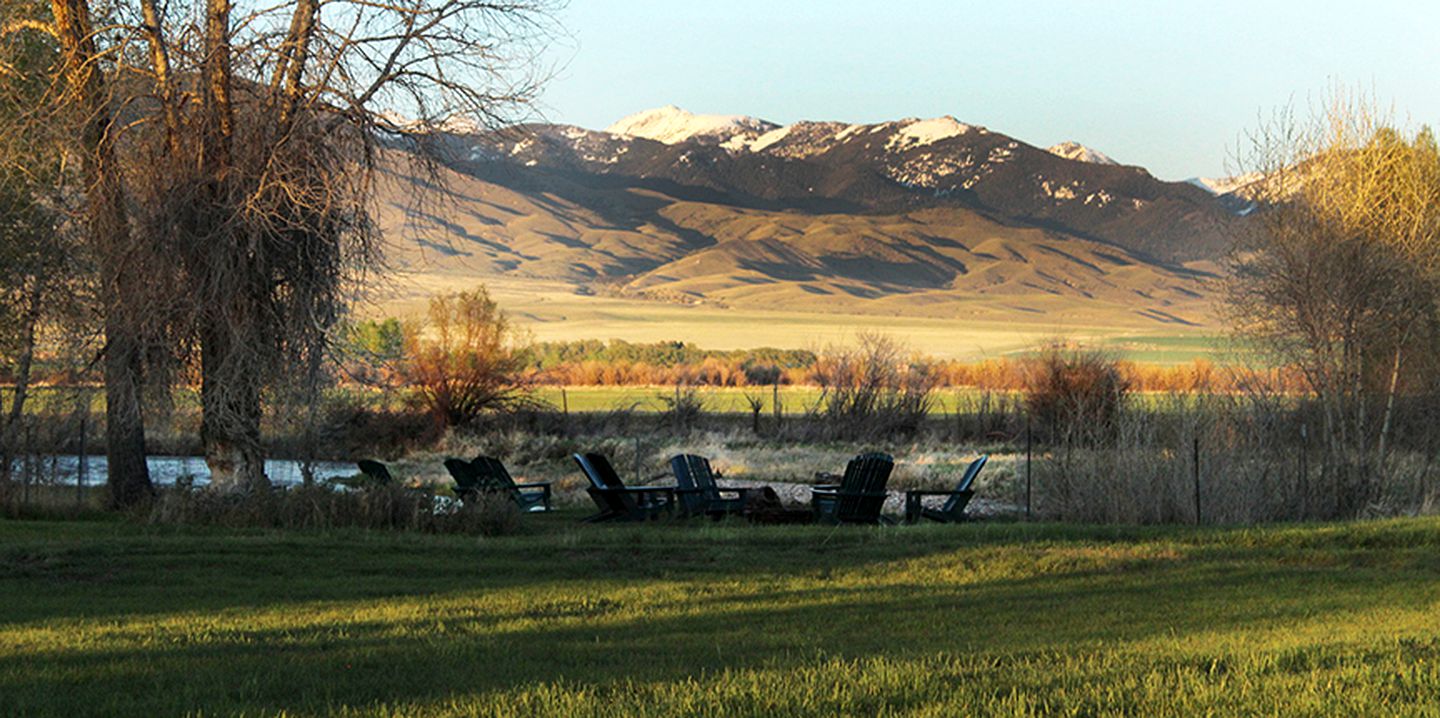 Rustic Camping Cabin on the Ruby River in Twin Bridges, Montana