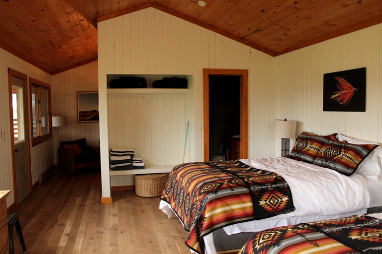 Cabins (Twin Bridges, Montana, United States)