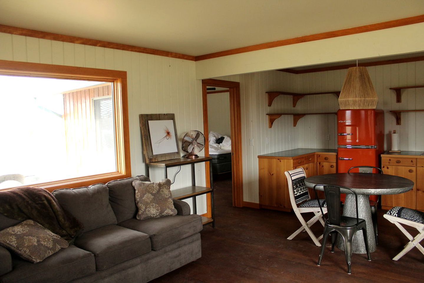 Riverside Cabin Rental near Beaverhead-Deerlodge National Forest in Twin Bridges, Montana