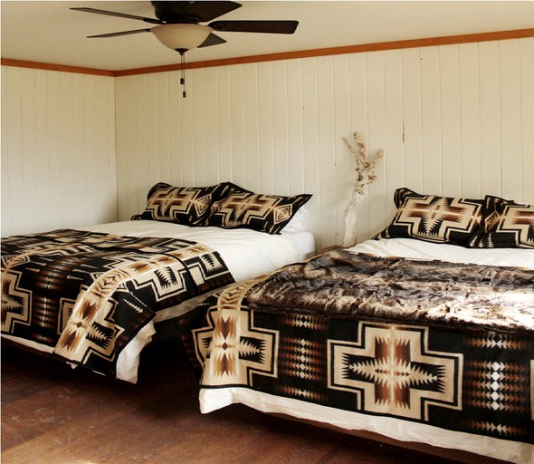 Cabins (Twin Bridges, Montana, United States)