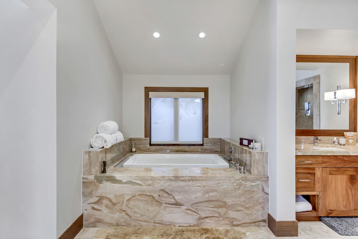Incredible Villa with Fireplace and Pool Table in Park City, Utah