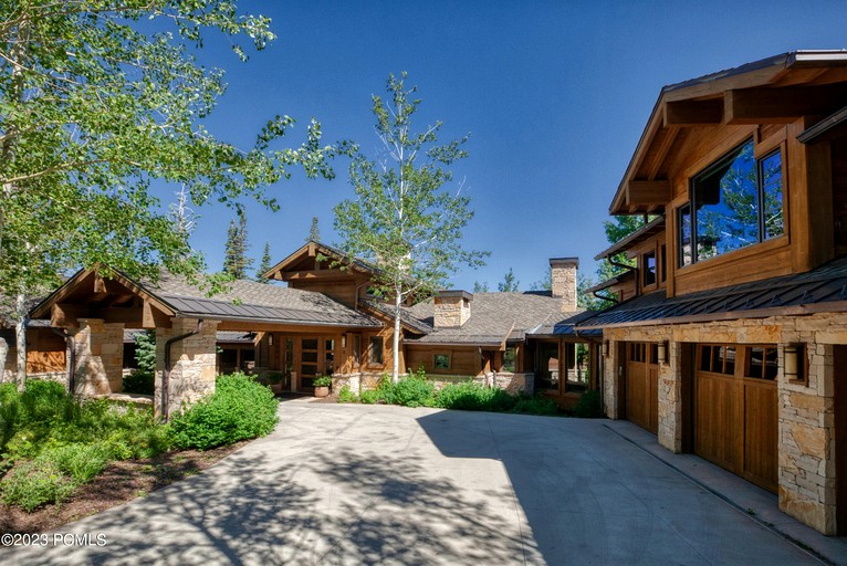 Incredible Villa with Fireplace and Pool Table in Park City, Utah