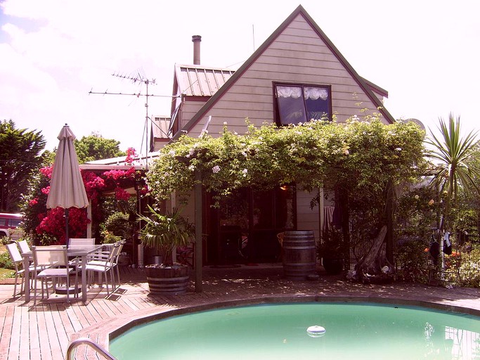 Nature Lodges (Ramarama, North Island, New Zealand)