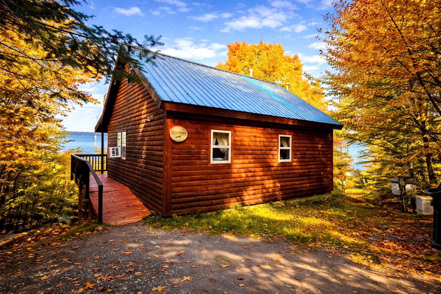 Cabins (United States of America, Greenville, Maine)