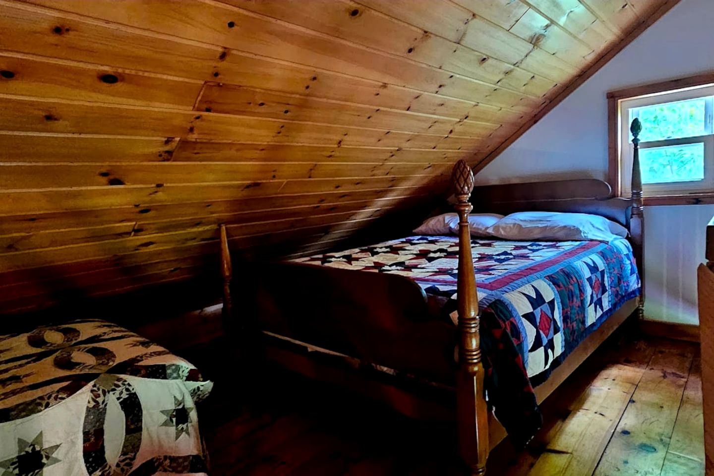 Rural Hill Cabin Ideal to Explore Nature in Maine