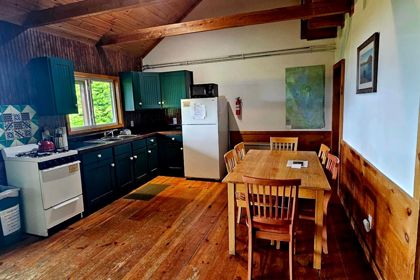 Rural Hill Cabin Ideal to Explore Nature in Maine