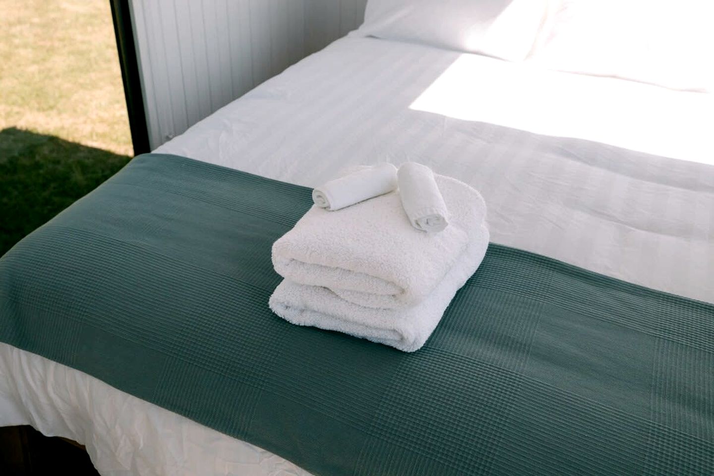 Rural Tiny House with Amazing Starry Night and Sunset Views in Te Anau, South Island