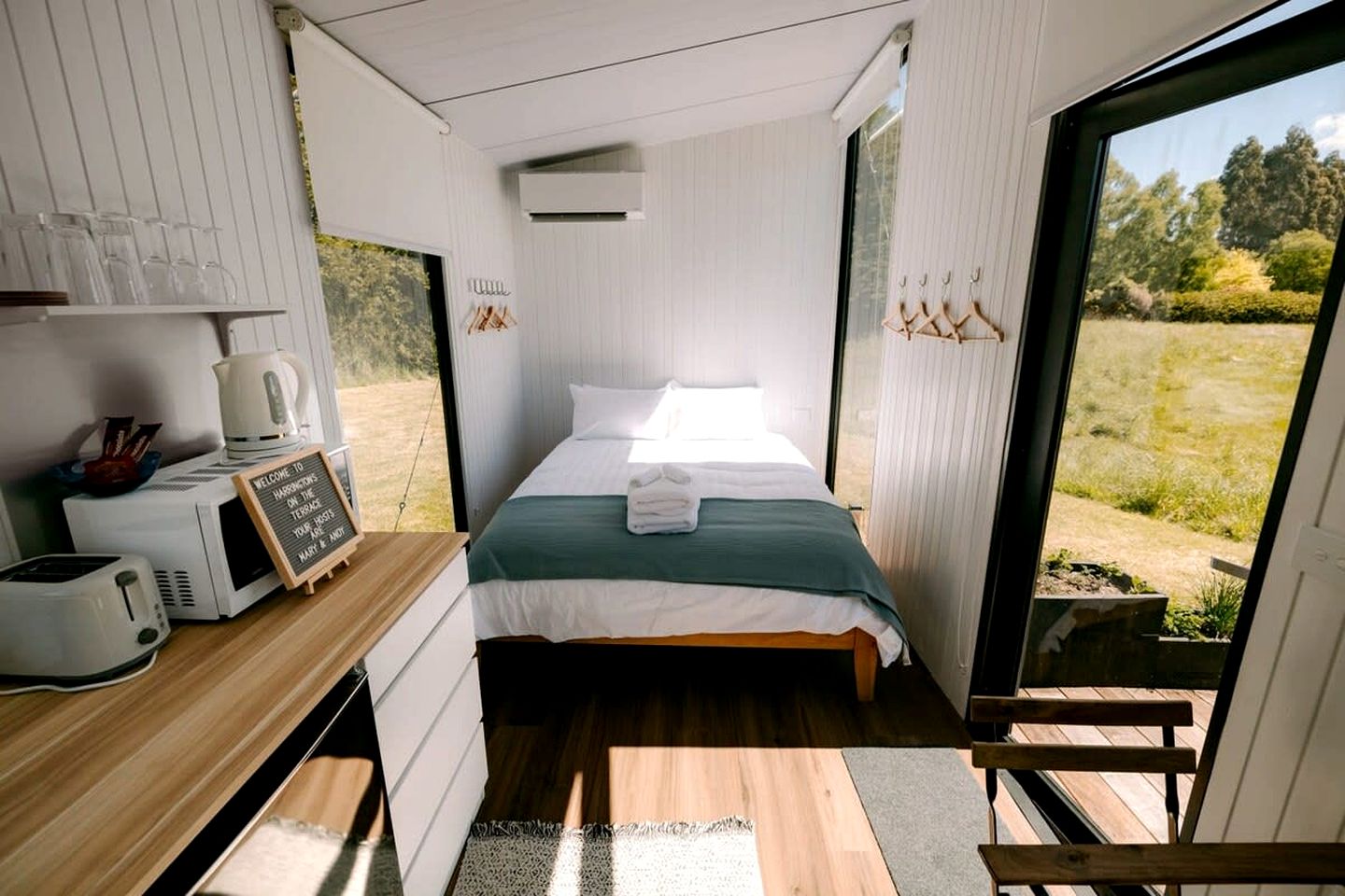 Rural Tiny House with Amazing Starry Night and Sunset Views in Te Anau, South Island