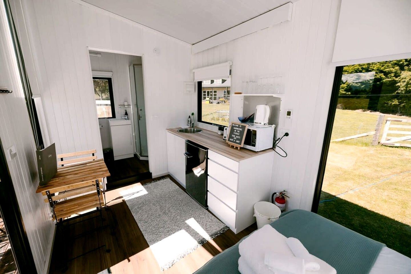 Rural Tiny House with Amazing Starry Night and Sunset Views in Te Anau, South Island