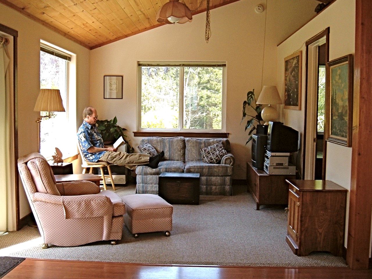 Rural Vacation Cottage near the Coast and the Town of Albion in Northern California
