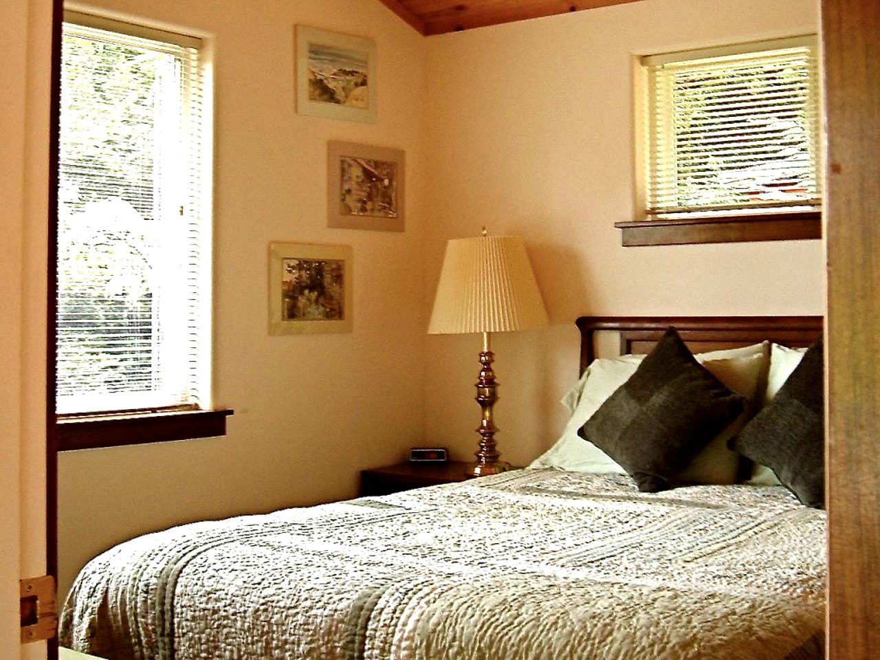 Rural Vacation Cottage near the Coast and the Town of Albion in Northern California