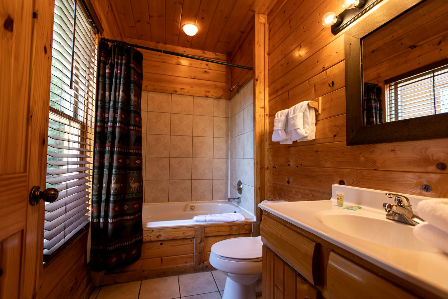 Incredible Cabin Rental for Corporate Retreats and Family Vacations in Tennessee
