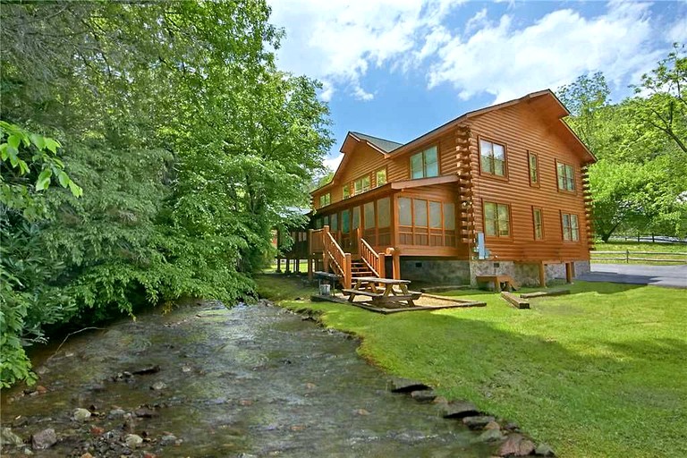 Cabin rental for family vacations in Tennessee