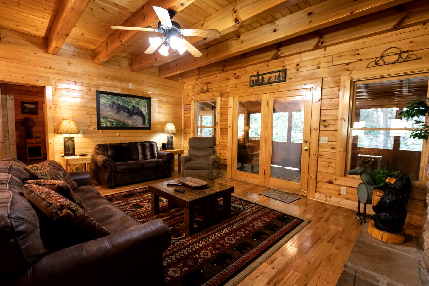 Incredible Cabin Rental for Corporate Retreats and Family Vacations in Tennessee