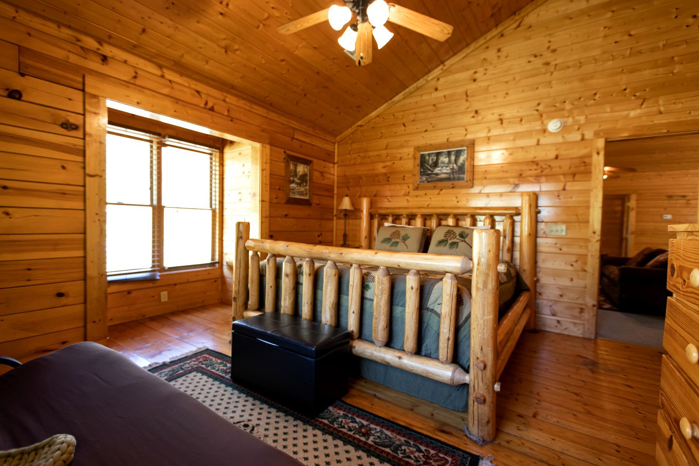 Incredible Cabin Rental for Corporate Retreats and Family Vacations in Tennessee