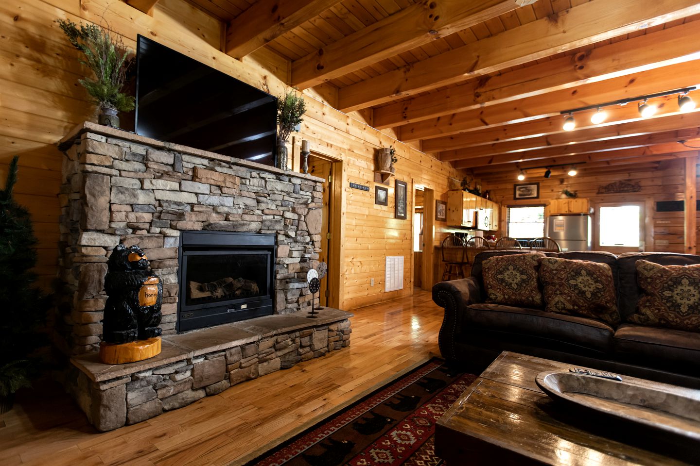 Incredible Cabin Rental for Corporate Retreats and Family Vacations in Tennessee