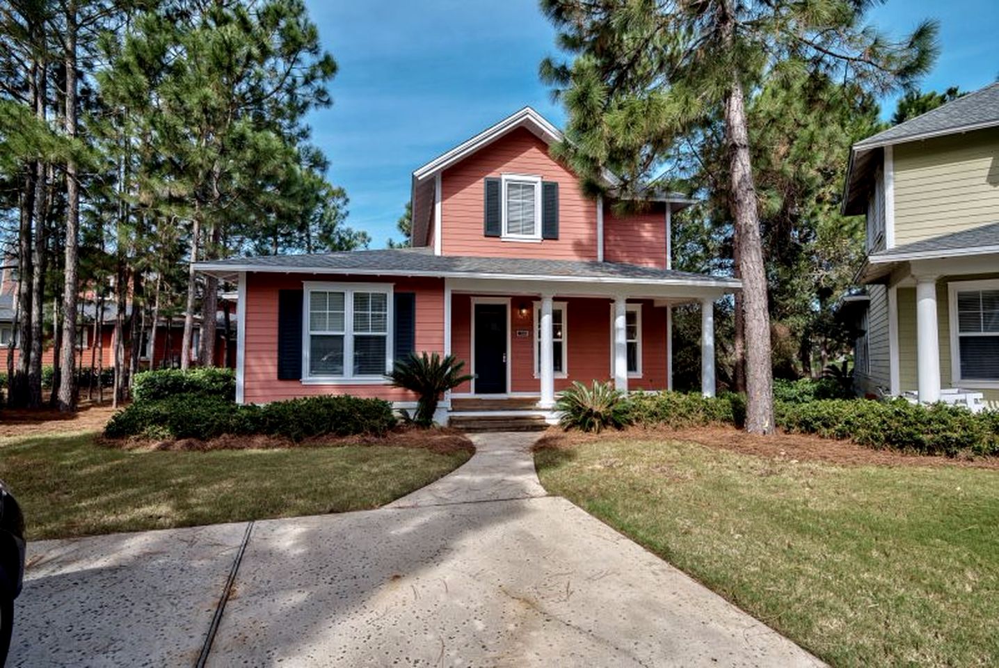 Luxury Cottage Rental with Six-Seater Golf Cart Provided in Miramar Beach, Florida