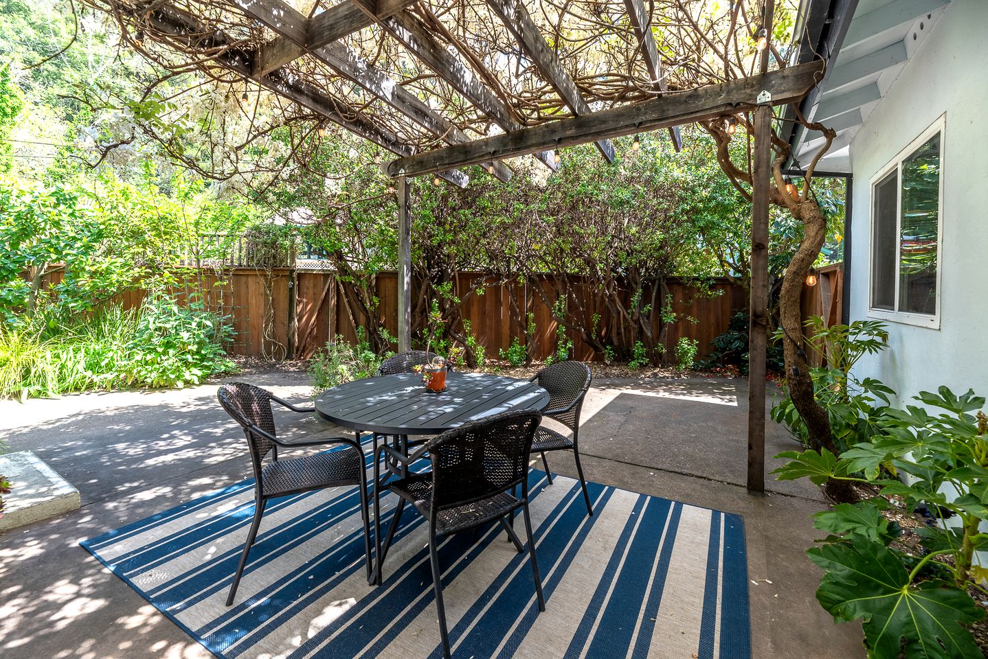 Charming River Cottage with Fenced Yard & Walkable River Access near Downtown Guerneville, California