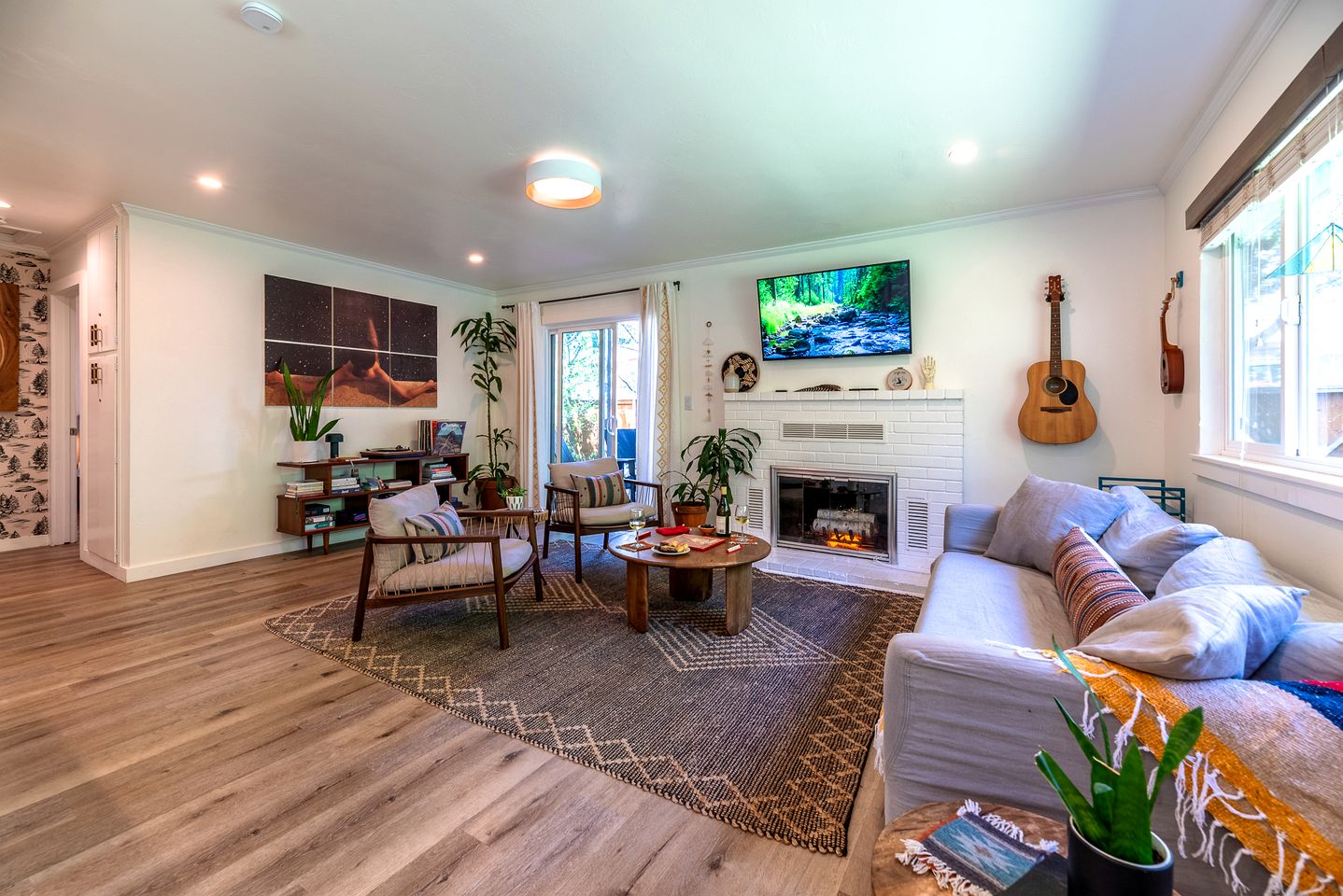 Charming River Cottage with Fenced Yard & Walkable River Access near Downtown Guerneville, California