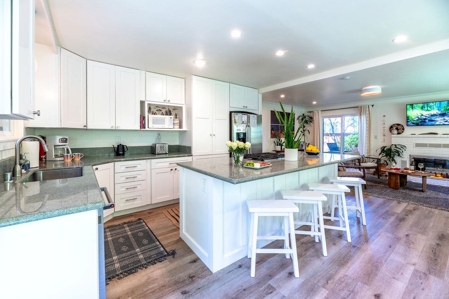 Charming River Cottage with Fenced Yard & Walkable River Access near Downtown Guerneville, California