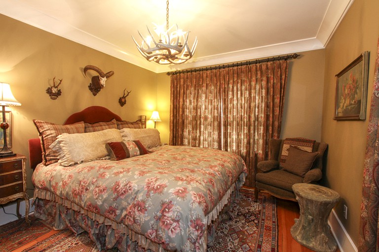 Log Cabins (Guerneville, California, United States)