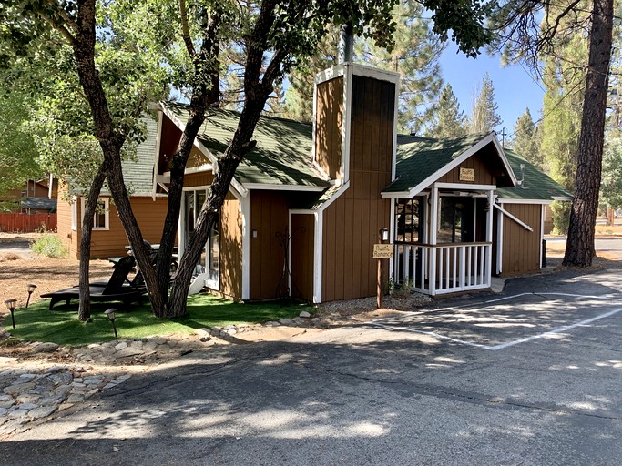 Honeymoon Cabin with Fireplace, near Boulder Bay Park, California for a Romantic Glamping Retreat