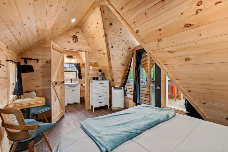 A-Frames (United States of America, Oxford, Maine)